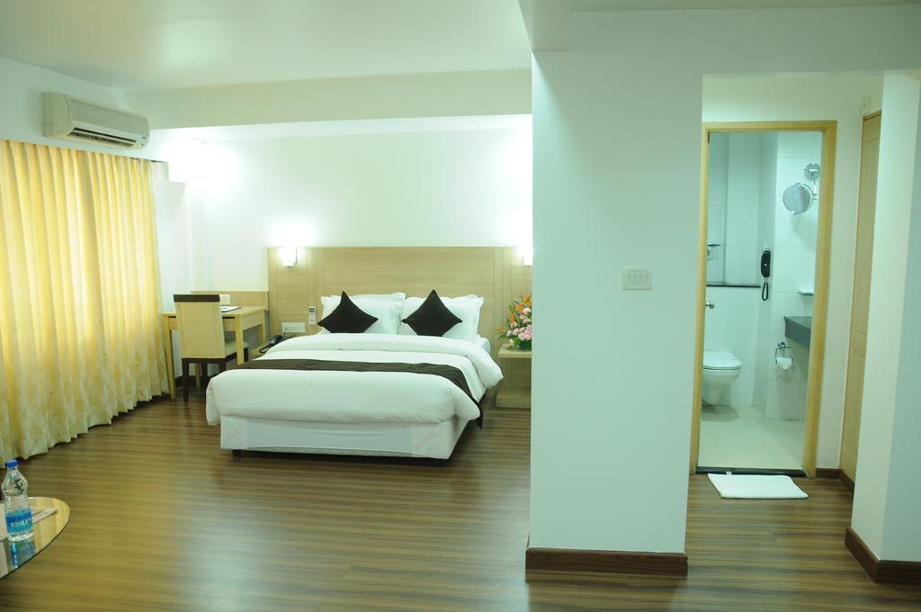 Hotel Ambient Turret Bangalore Oda fotoğraf